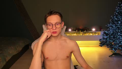 Snapshot of romeo_mercy chatting on December 30, 12:54 am Romeo online show from December 30, 12:54 am