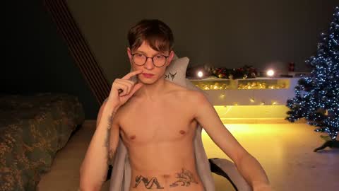 Snapshot of romeo_mercy chatting on December 28, 11:16 pm Romeo online show from December 28, 11:16 pm