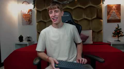 Romeo Ricci online show from December 4, 3:08 pm