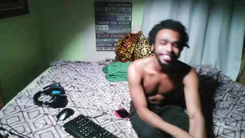 Snapshot of romeotyn chatting on October 8, 5:56 am romeotyn online show from October 8, 5:56 am