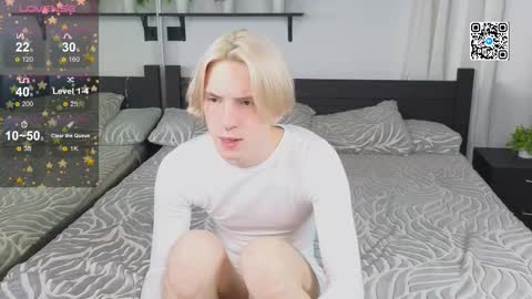Snapshot of ron_vilsx chatting on October 19, 8:17 am ron vilsx online show from October 19, 8:17 am