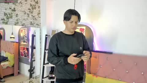 ronalsteonne online show from March 3, 2:44 am