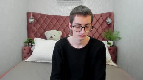 ronbevs online show from April 15, 7:58 pm