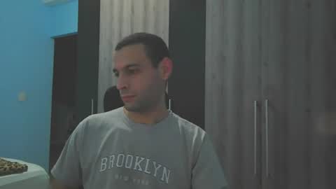 ronny online show from July 1, 9:04 pm