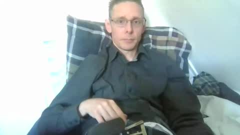 rororober online show from April 6, 1:23 pm