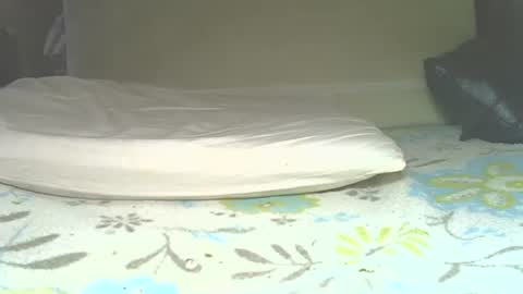 rudisuzzy 1 online show from February 23, 2:19 pm