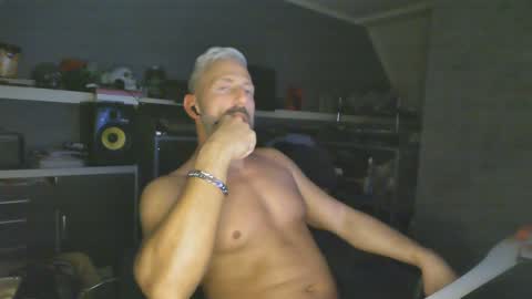 Chico que rico Caliente online show from January 11, 6:54 pm