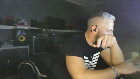 Chico que rico Caliente online show from January 22, 11:56 am