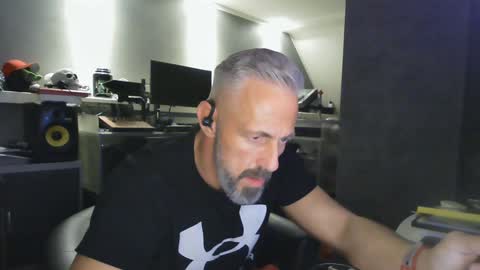 Chico que rico Caliente online show from January 30, 11:34 pm