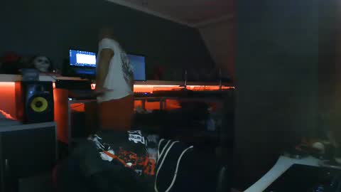 Chico que rico Caliente online show from March 5, 2:14 am