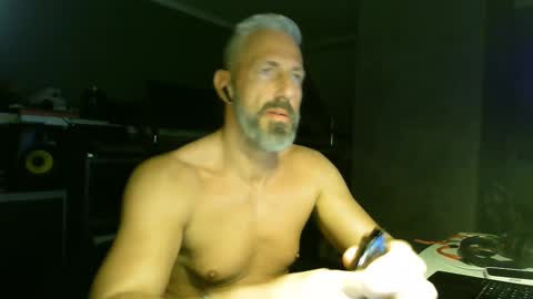 Chico que rico Caliente online show from February 13, 2:01 am