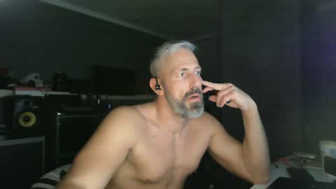 Chico que rico Caliente online show from February 6, 9:11 am