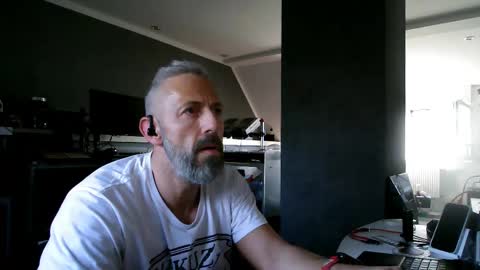 Chico que rico Caliente online show from March 4, 3:15 pm