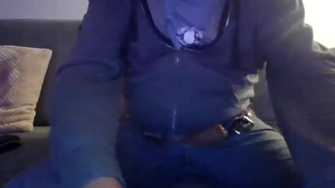 runner_1978 online show from January 6, 4:27 am