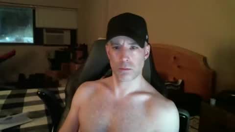 rustic_cuse_777 online show from November 24, 10:44 pm