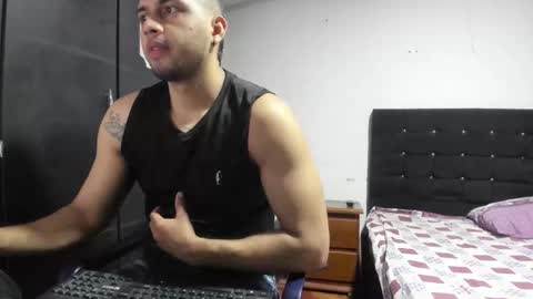 ryan_xc1 online show from February 5, 3:13 am