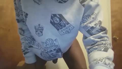 Snapshot of ryanstrokesbigdick chatting on October 29, 10:07 am ryanstrokesbigdick online show from October 29, 10:07 am