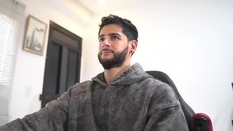 saimon  online show from December 5, 6:15 pm