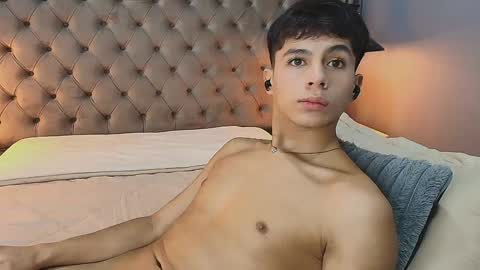 Santi online show from April 18, 1:45 pm