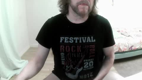 Snapshot of saltimbanquier chatting on February 8, 8:53 pm Saltimbanquier  Salt  ou  Banquier  online show from February 8, 8:53 pm