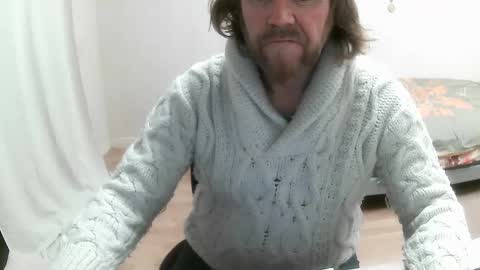 Snapshot of saltimbanquier chatting on February 13, 7:03 am Saltimbanquier  Salt  ou  Banquier  online show from February 13, 7:03 am