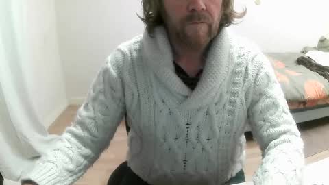 Snapshot of saltimbanquier chatting on February 3, 12:47 pm Saltimbanquier  Salt  ou  Banquier  online show from February 3, 12:47 pm