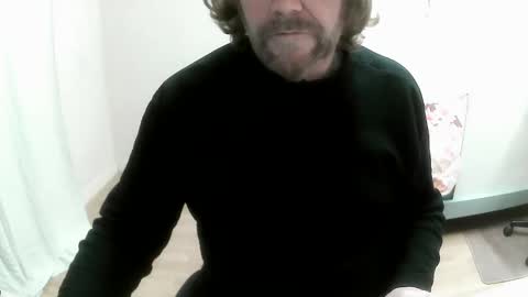 Snapshot of saltimbanquier chatting on December 6, 1:00 pm Saltimbanquier  Salt  ou  Banquier  online show from December 6, 1:00 pm