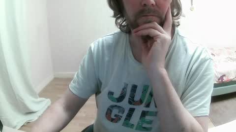 Snapshot of saltimbanquier chatting on January 25, 3:20 pm Saltimbanquier  Salt  ou  Banquier  online show from January 25, 3:20 pm