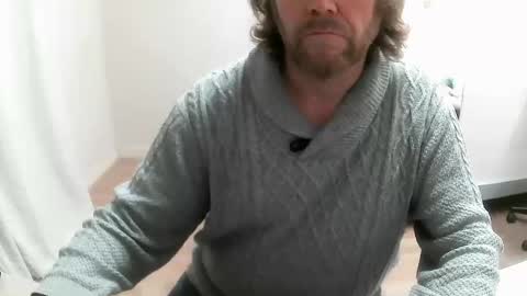 Snapshot of saltimbanquier chatting on December 17, 7:26 pm Saltimbanquier  Salt  ou  Banquier  online show from December 17, 7:26 pm