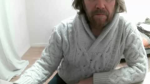 Snapshot of saltimbanquier chatting on February 6, 7:45 am Saltimbanquier  Salt  ou  Banquier  online show from February 6, 7:45 am