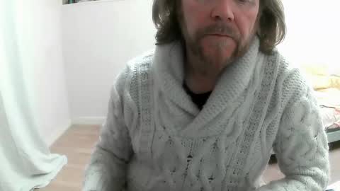 Snapshot of saltimbanquier chatting on February 9, 12:08 pm Saltimbanquier  Salt  ou  Banquier  online show from February 9, 12:08 pm