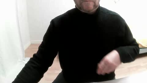 Snapshot of saltimbanquier chatting on September 17, 12:39 pm Saltimbanquier  Salt  ou  Banquier  online show from September 17, 12:39 pm