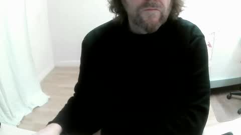 Snapshot of saltimbanquier chatting on December 3, 8:03 am Saltimbanquier  Salt  ou  Banquier  online show from December 3, 8:03 am