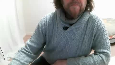 Snapshot of saltimbanquier chatting on February 18, 9:54 am Saltimbanquier  Salt  ou  Banquier  online show from February 18, 9:54 am