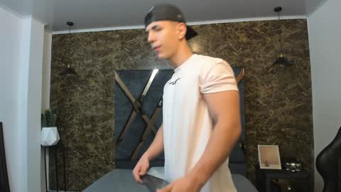 SALVATORE online show from January 3, 11:25 am