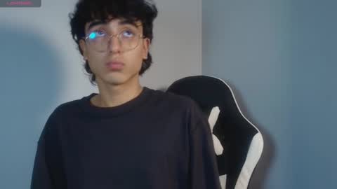 Snapshot of salvatore_montt chatting on February 14, 1:45 am salvatore_montt online show from February 14, 1:45 am