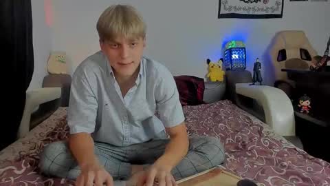 Snapshot of samuel_clark chatting on September 18, 12:40 pm Sam online show from September 18, 12:40 pm