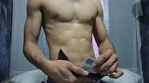 samuel_hills_ii online show from April 24, 8:55 pm