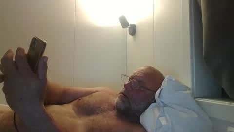 sandnesrune523 online show from May 20, 6:14 pm