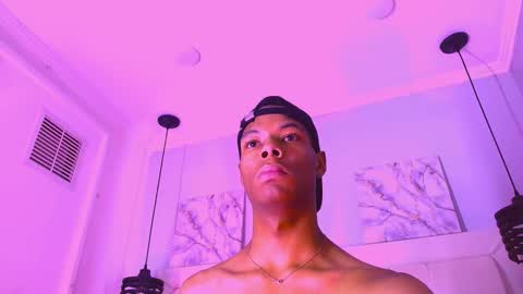 Santiiiiii  online show from March 2, 6:15 pm