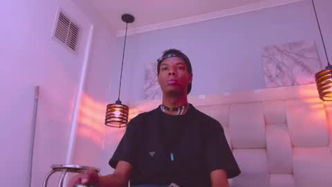 Santiiiiii  online show from April 6, 7:25 pm