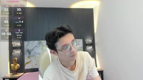 santiago_russo18 online show from November 7, 7:17 pm