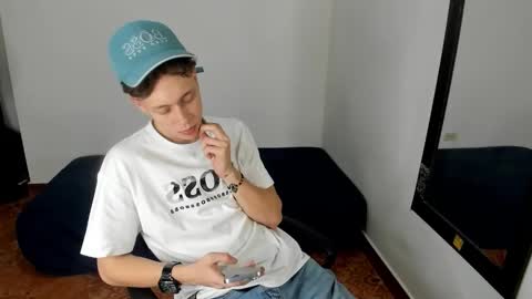 Julius Novachrono  online show from January 18, 5:09 am