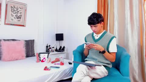 Santiago Carrington online show from January 15, 8:37 pm