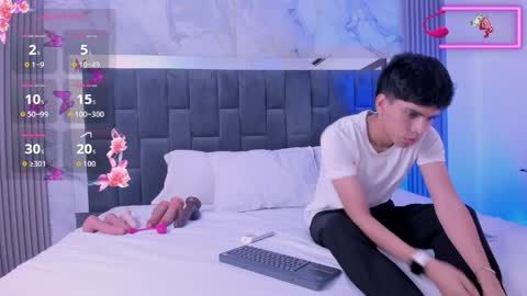 Santiago Carrington online show from April 9, 1:50 pm