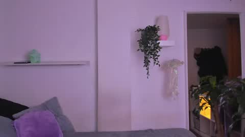 kitty online show from June 10, 2:57 am