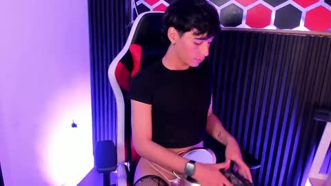 Santy  online show from June 4, 4:07 am