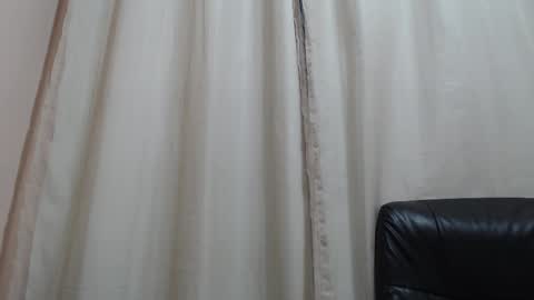 saradorj92 online show from October 29, 10:56 pm