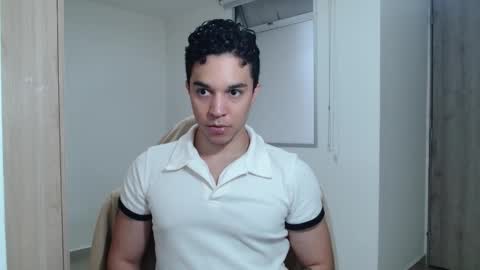 Snapshot of scott_brasher1 chatting on January 6, 8:39 pm Twitter Scott brasher1 Instagram Camiloestuardo2 online show from January 6, 8:39 pm