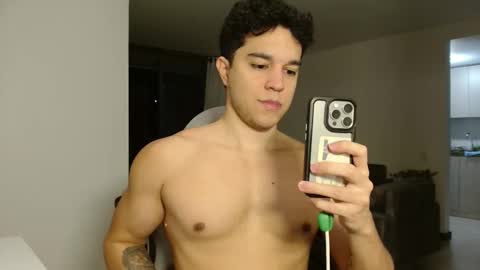 Twitter Scott brasher1 Instagram Camiloestuardo2 online show from February 5, 2:07 am